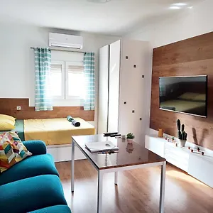 Bright And Quiet In Apartment